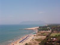 Terracina,Porto Badina, Spiaggia con vista del Circeo