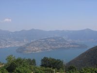 Monteisola vista dalla sponda bergamasca