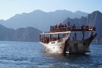 Oman escursione lungo la costa di Muscat dow