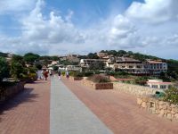 Baia Sardinia una tra le passeggiate ... pi� In della Costa Smeralda