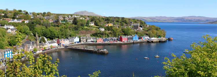 Isola di Skye la pittoresca Cittadina di Portree