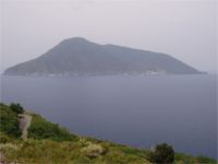l'Isola di Salina vista da Lipari