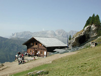 Campitello di Fassa, Rifugio Pertini