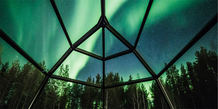 Arctic Snow Hotel, igloo di vetro per ammirare l'aurora boreale igloo
