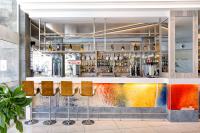 bar