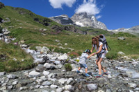 Enrico Romanzi, Mamma con bambini sul torrente mamma