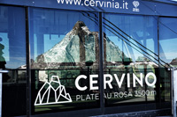 Nicolò Venturin funicolare per il ghiacciaio Plateau Rosa plateau